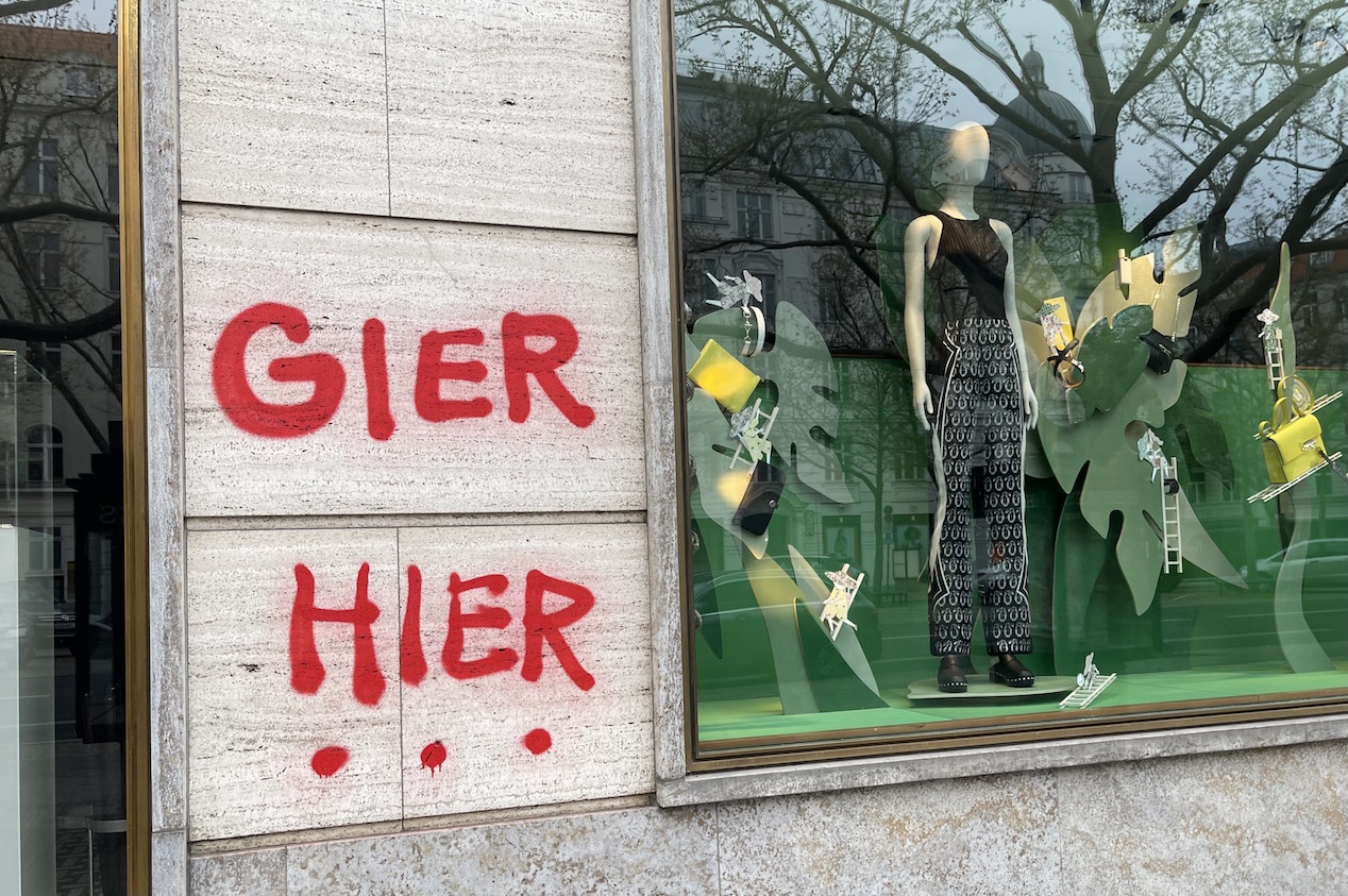 Berlin kurfüstendamm Schaufenster der nobelboutiquen hermes paris