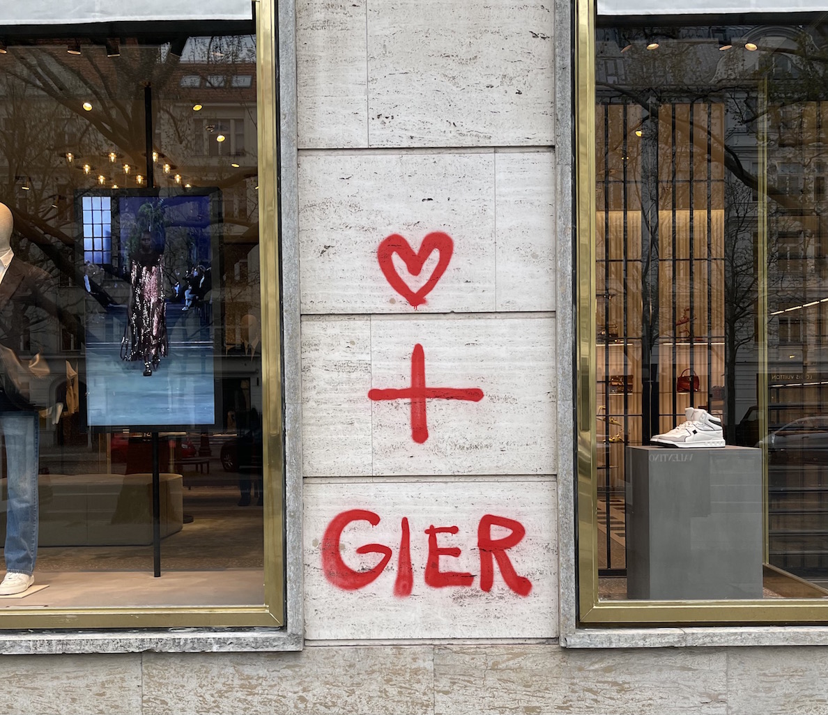 Berlin kurfüstendamm Schaufenster der nobelboutiquen Valentino